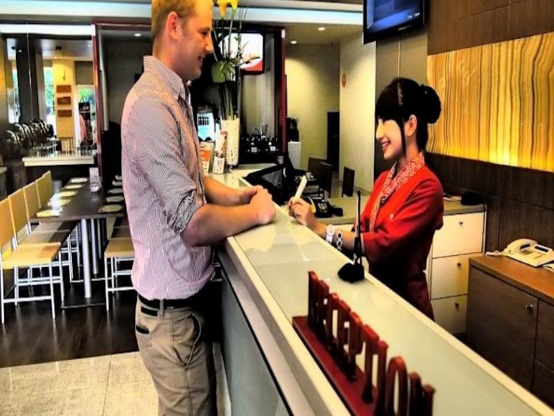 メットランド ホテル ブカシ エクステリア 写真
